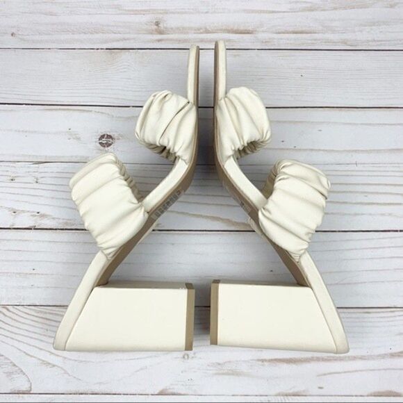 Justfab Gretchen Slip on Rushed Slide Sandals Chunky Heel Cream  Size  8.5 - Picture 11 of 12